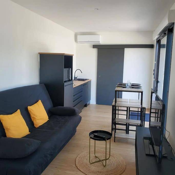 Appartement entier, One-Bedroom Apartment in Marcoussis, Essonne