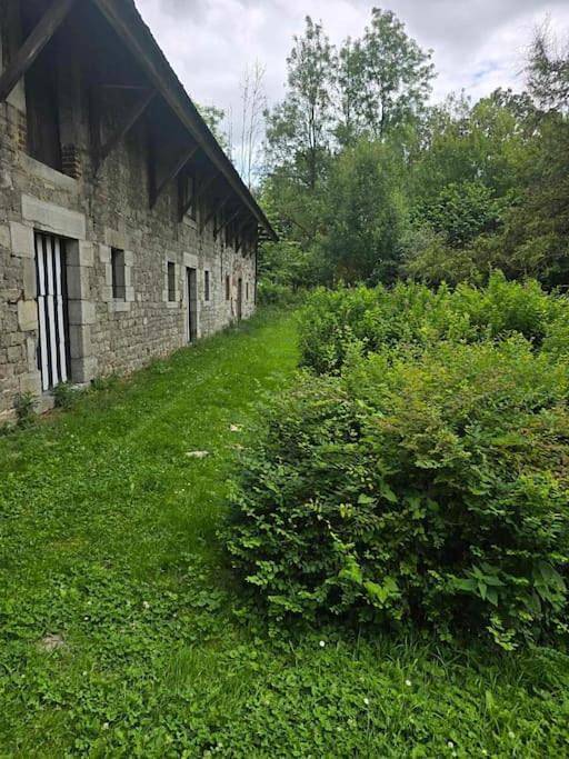 Location de vacances pour 14 personnes, avec jardin ainsi que vue et piscine à Ohey - 2