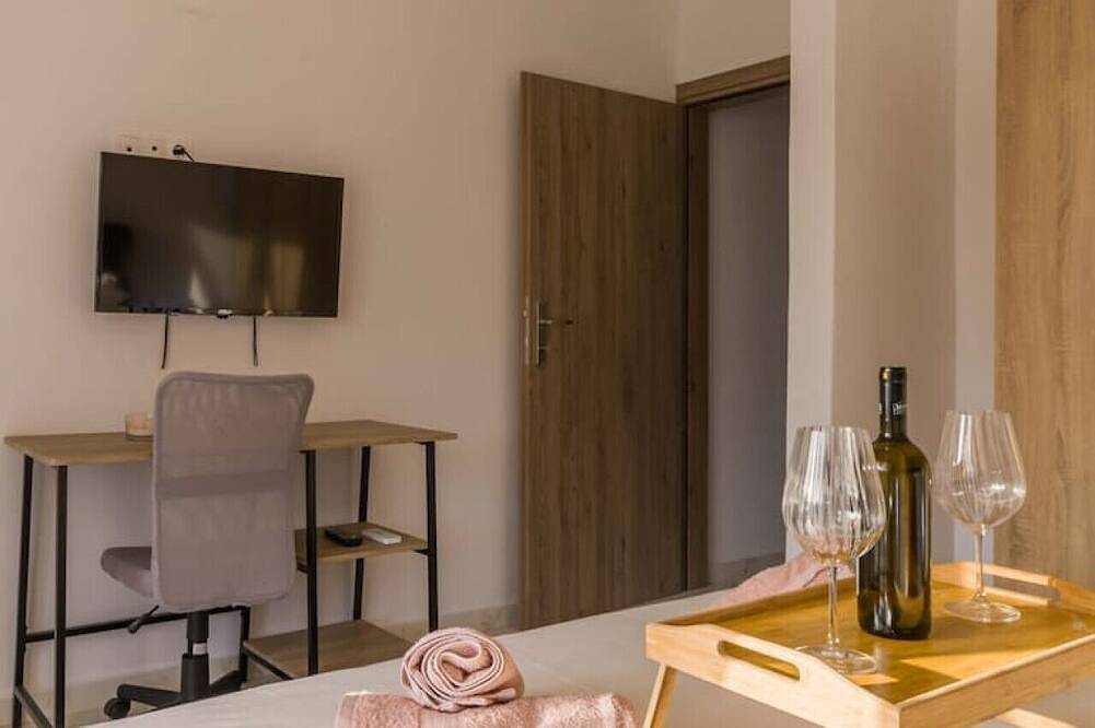 Ganze Wohnung, Seaside Serenity Suite in Loutra in Oreas Elenis, Korinthia