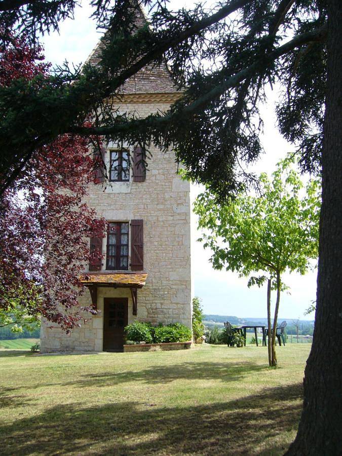 Gîte pour 4 personnes, avec Balcon et Terrasse ainsi que Jardin et Bassin pour enfant à Saint-Laurent-Lolmie