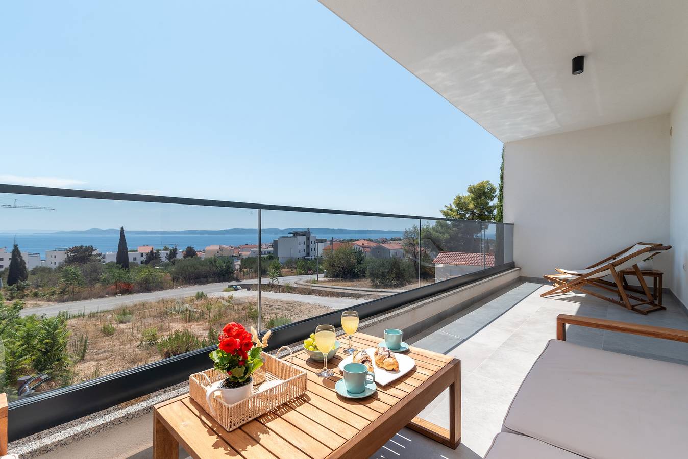 Entire apartment, Two bedroom apartment with balcony and sea view Okrug Gornji, Čiovo A-23649-a in Okrug Gornji, Ciovo