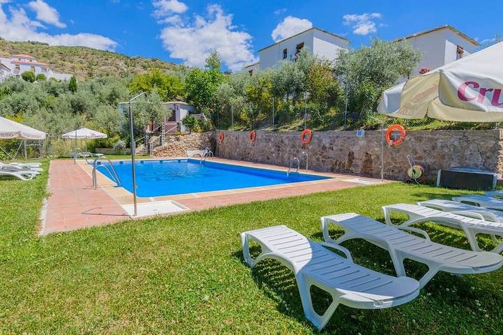 Casa de vacaciones para 4 personas, con piscina además de jardín y balcón en Válor