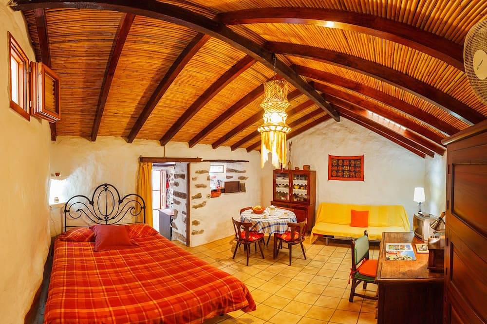 Casa La Pintora, strandnah, Garten, wandern im Naturpark, max. 2Personen +1Kind in El Risco, Agaete