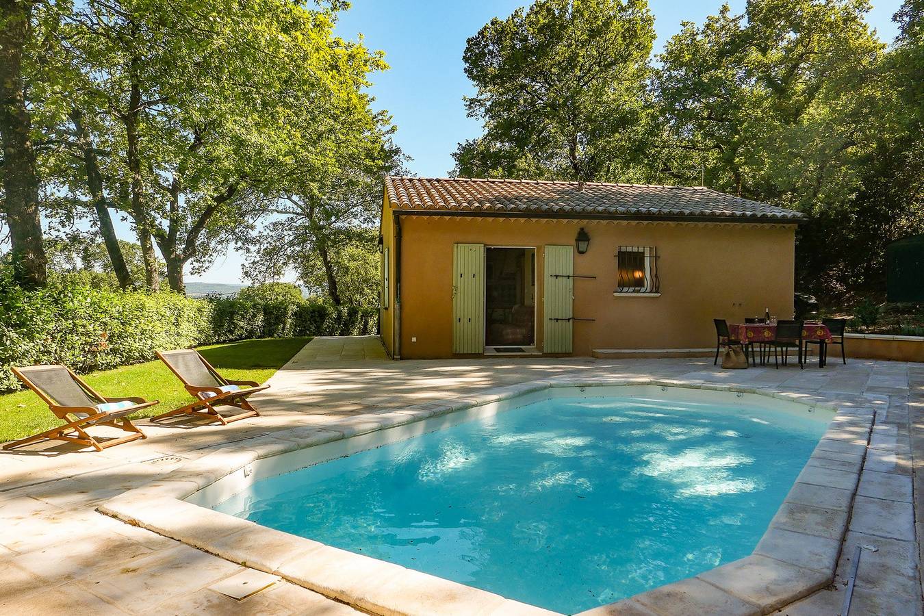 La Petite Maison dans la colline, piscine et terrain de pétanque, Drôme Provençale in Saint-Paul-Trois-Châteaux, Région de nyons