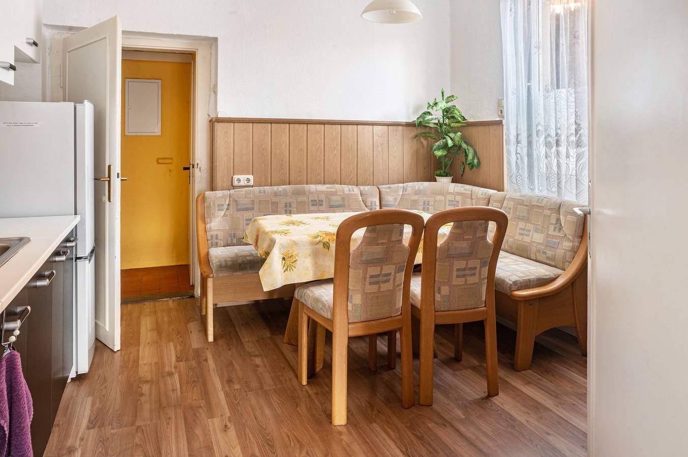 Ganze Wohnung, Wohnung "Rose"  eigenem Garten,voll ausgestattete Küche und Wlan in Neustadt an der Orla, Saaleland