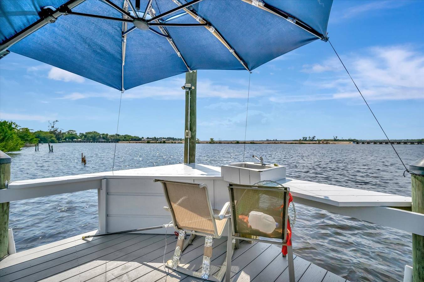 Waterfront 3B Free Boat Parking near Downtown in Fort Myers, Southwest Florida
