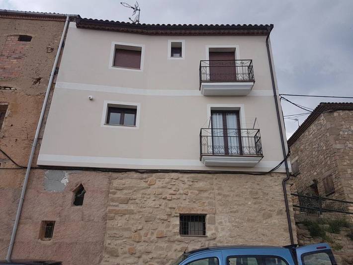 Gîte pour 7 personnes, avec vue et terrasse, animaux acceptés dans Tudela Del Segre