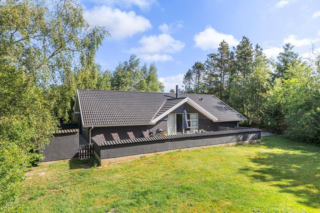 Gepflegtes Poolhaus mit energiesparender Wärmepumpe in Henne, Filsø See