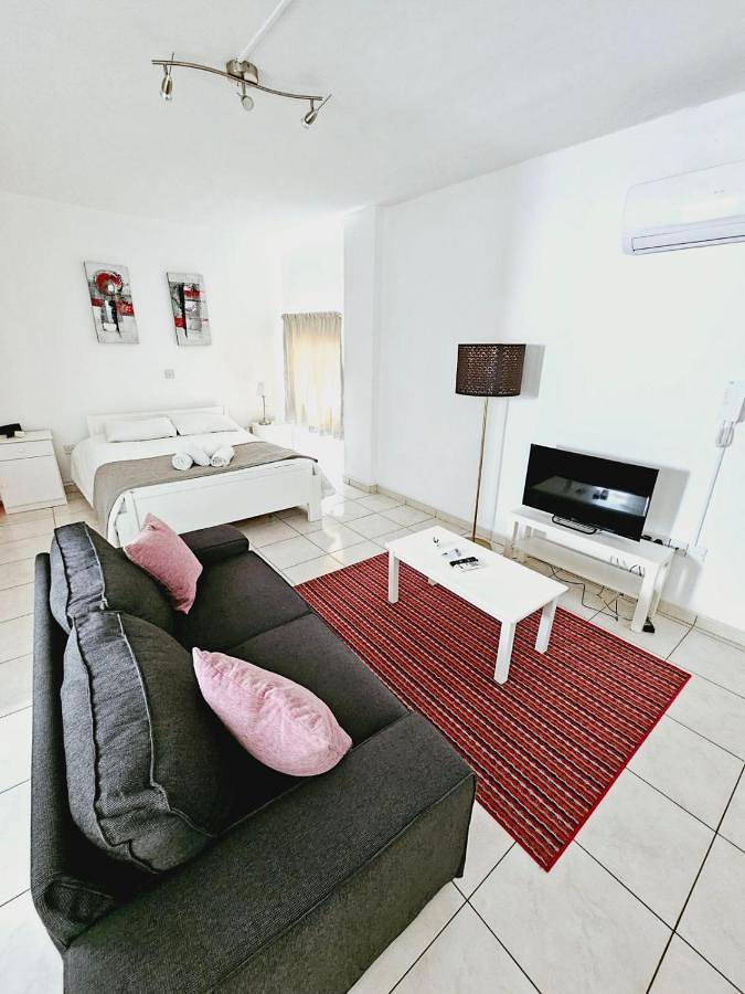 Ferienwohnung für 2 Personen, mit Terrasse, mit Haustier in Larnaka - 2