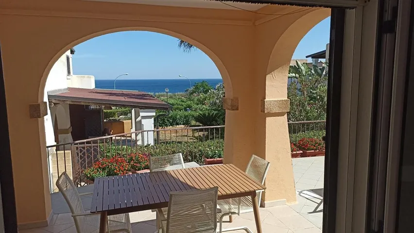 Ferienhaus für 6 Personen, mit Garten und Ausblick sowie Pool - 1