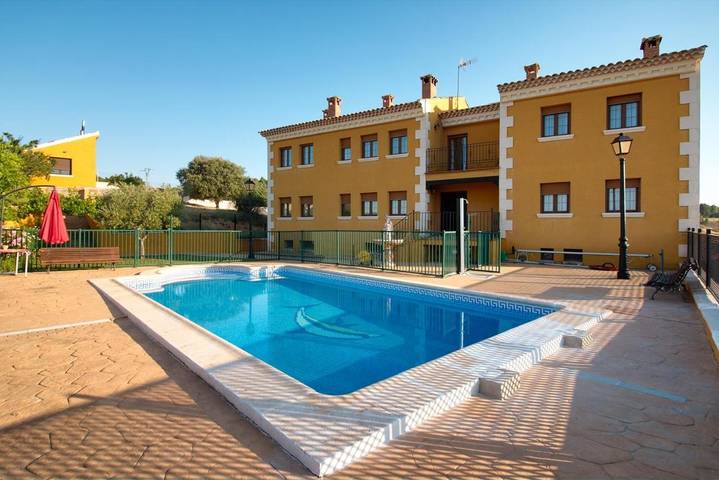 Casa rural para 7 personas, con Terraza y Jacuzzi además de Jardín y Piscina en Provincia de Cuenca