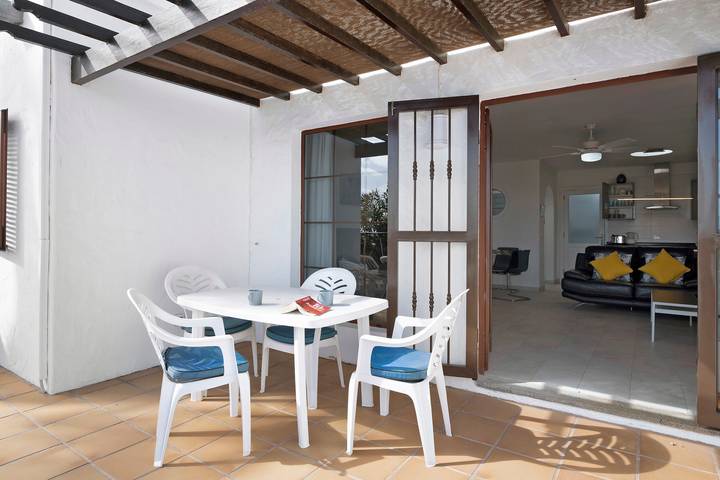 Ganze Wohnung, Fereienwohnung "Puerto Chico Q" mit Meerblick, Pool, Terrasse, Klimaanlage und WLAN in Playa Blanca, Yaiza