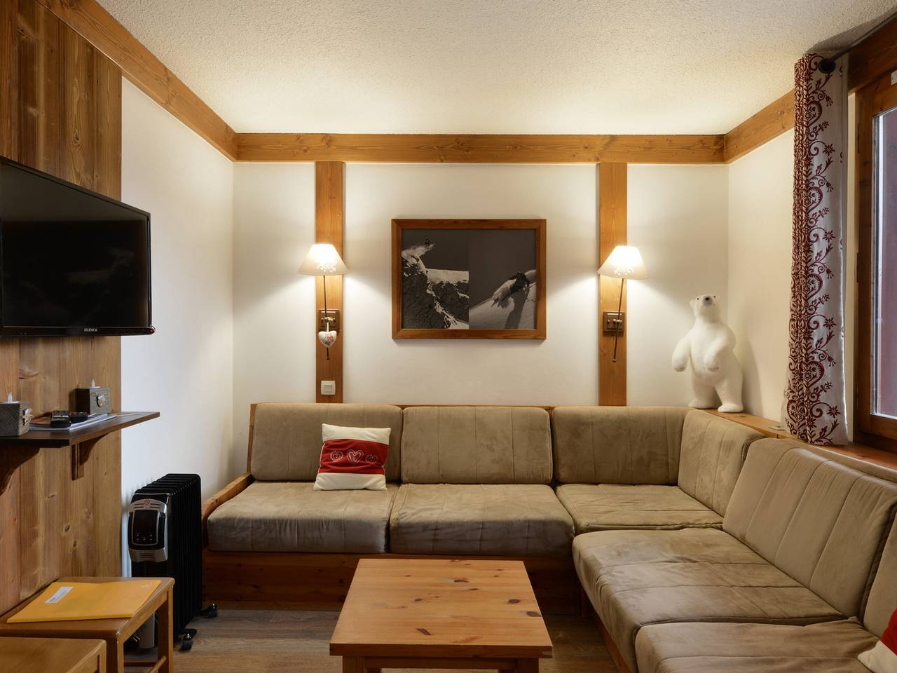 Appartement entier, Appartement rénové proche station avec balcons et vue, 3 ch, 10 pers in La Plagne, Bellentre