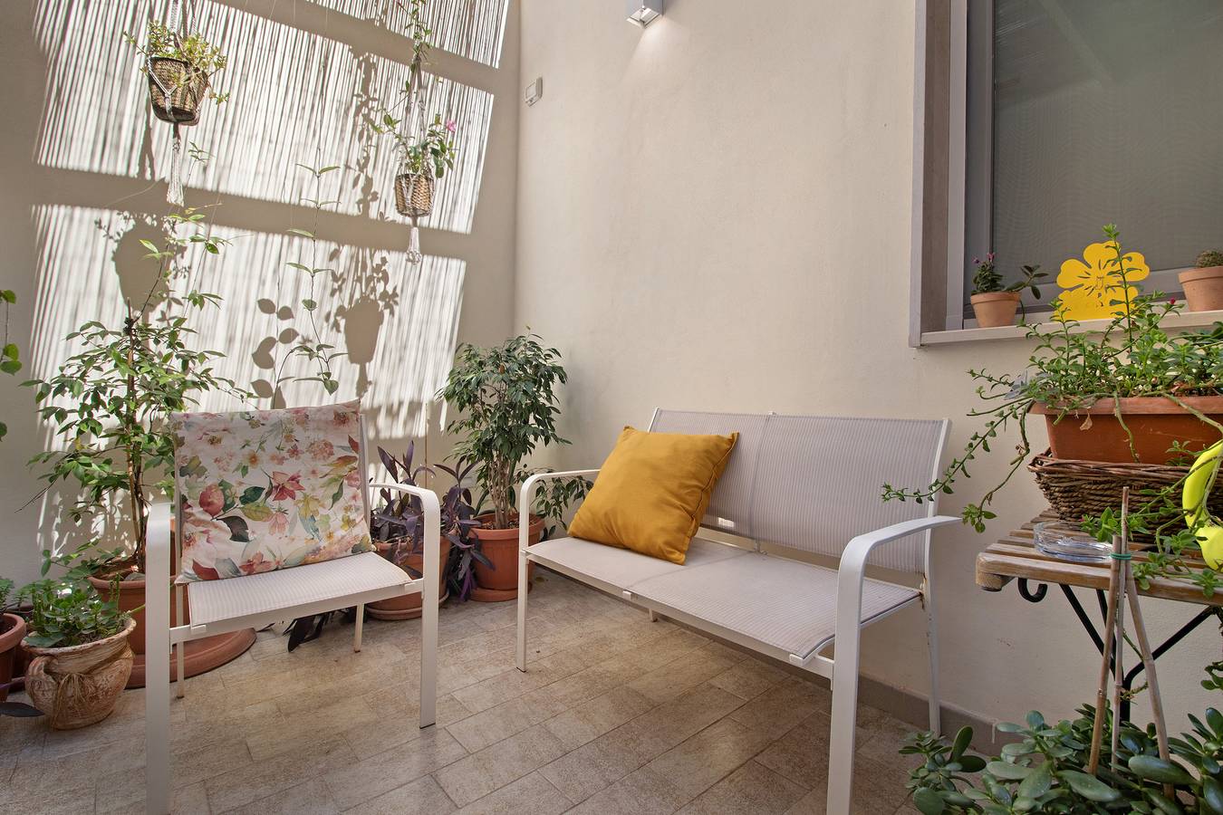Entire apartment, Apartment 'Sweet House Bari Via Sagarriga' with Wi-Fi and Air Conditioning in Bari, Bari Province