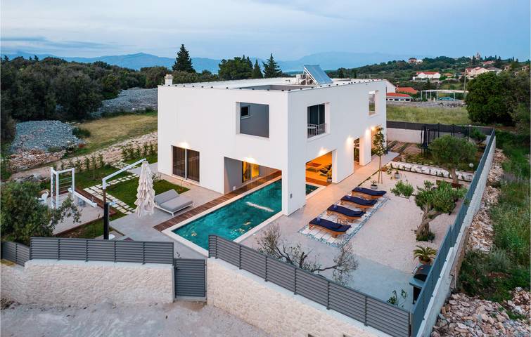 Casa de vacaciones para 10 personas, con terraza y jardín - 1