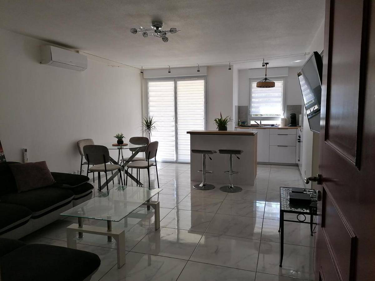 Appartement entier, One-Bedroom Apartment in Grabels, Côte méditerranéenne (France)