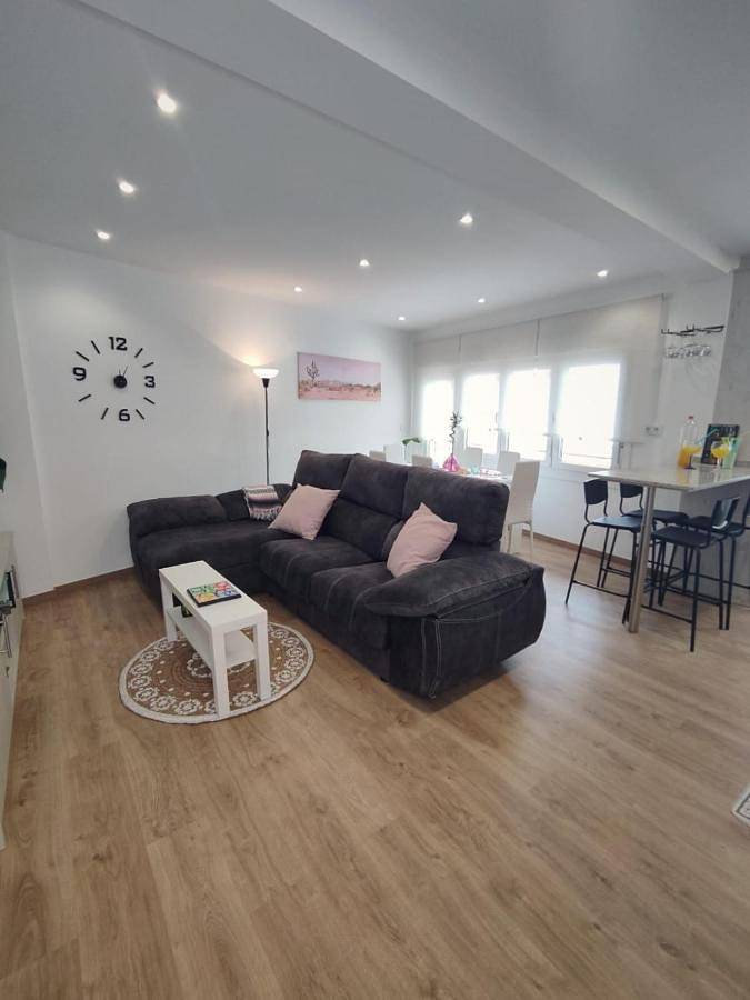 Apartamento para 6 personas, con Balcón y Terraza además de Jardín y Piscina en Arzúa