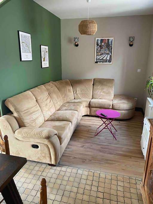 Location de vacances pour 6 personnes, avec terrasse ainsi que jardin et vue, animaux acceptés à Vicq - 4