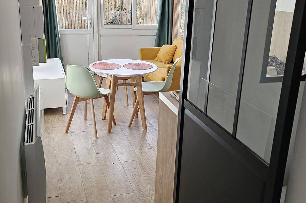 Apartamento entero, Appartement T1 en Plein Centre Ville de Thury Harcout in Notre-Dame-de-Bonne-Nouvelle, Región de Caen