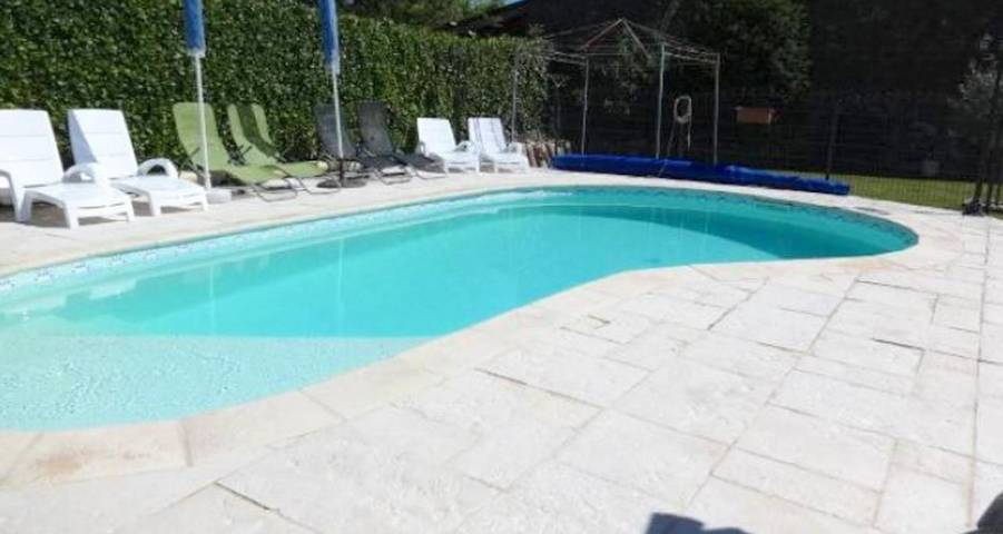 Location de vacances pour 16 personnes, avec piscine ainsi que jardin et terrasse à Chandolas - 3