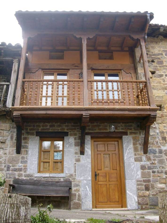 Casa rural para 4 personas, con Balcón además de Terraza y Jardín en Liébana