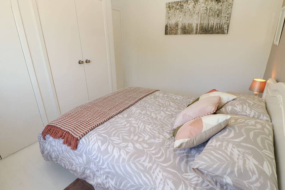 Bankwell Cottage, pet friendly, with open fire in Sunniside in Gateshead