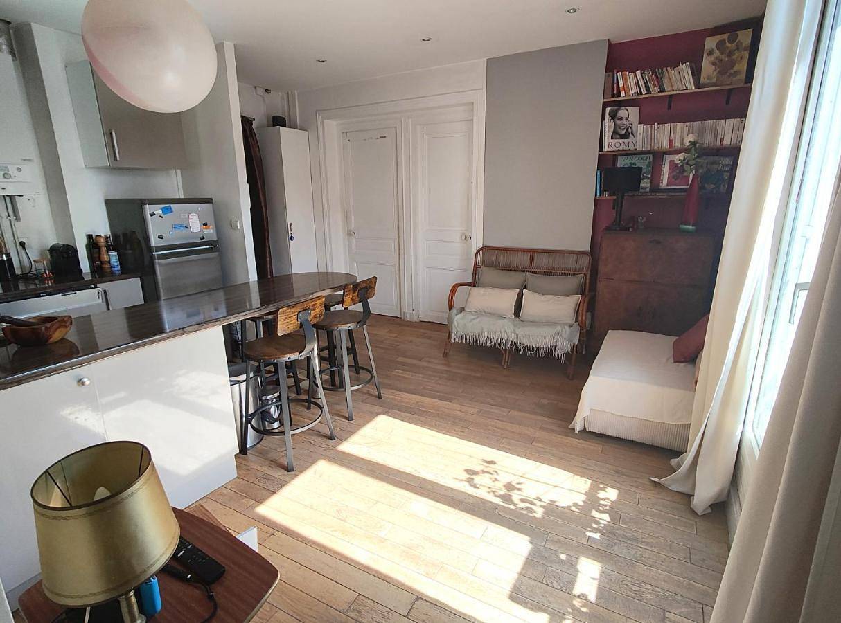 Appartement entier, Two-Bedroom Apartment in Saint-Mandé, Val-de-Marne