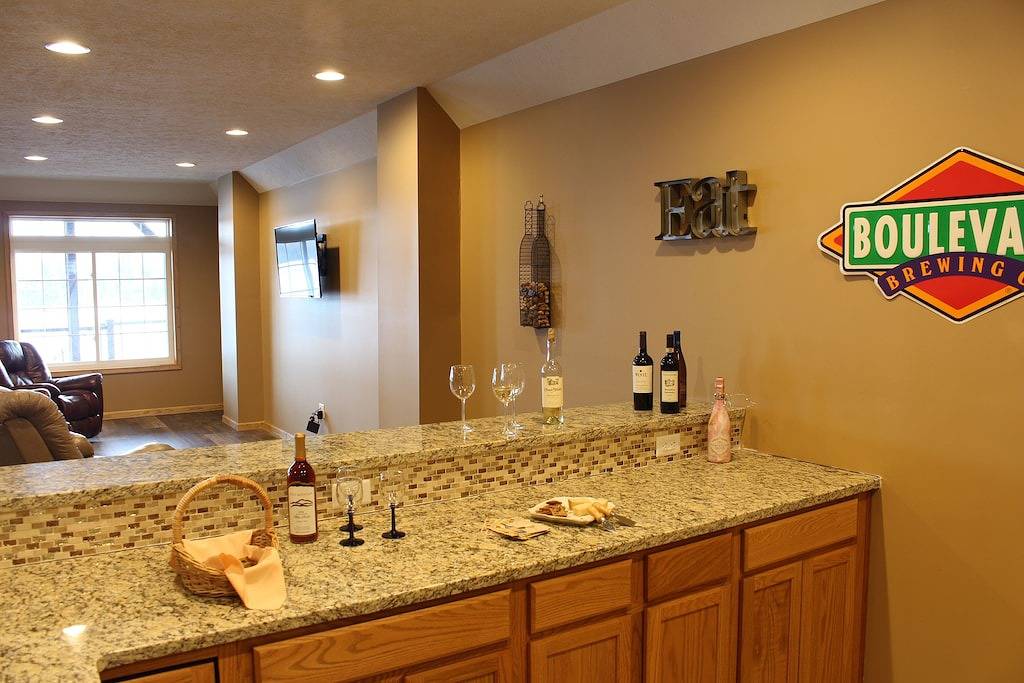 Exquisite New Lakefront \"Eagles Nest Lodge Duplex\" in Hickory Run State Park