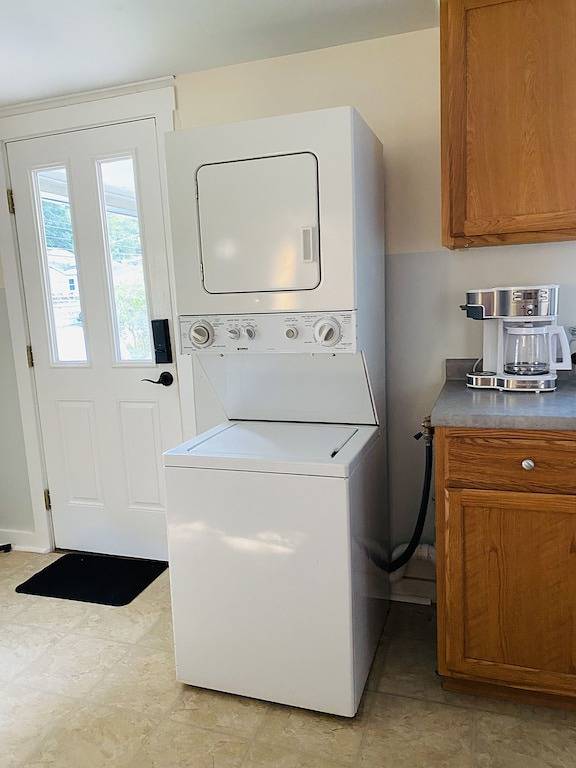 Cozy Home, Minutes from Killington! Washer/Dryer & Free Disney+/Peacock! in Rutland County