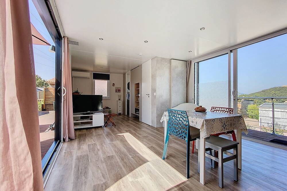 New mobile-home rental in Rocbaron Comfort, natureand relaxation in Rocbaron, Mediterranean Coast (France)