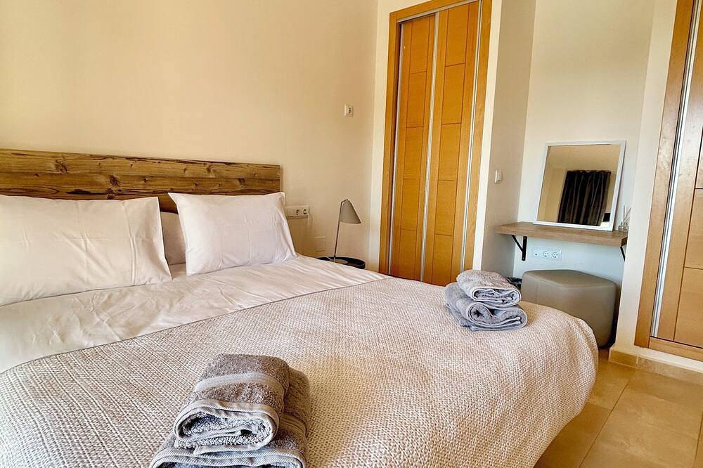 Hel leilighet, Luxury apartment on golf resort with private plunge pool in Hacienda del alamo, Fuente Alamo de Murcia