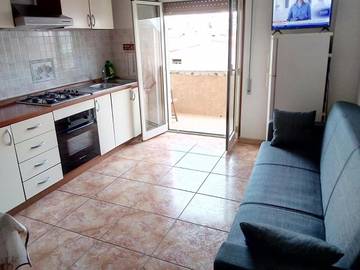 Gîte pour 3 personnes, avec terrasse et vue à Scalea