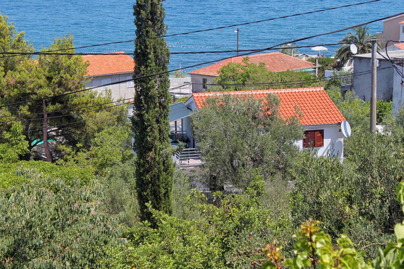 Cały apartament, Dwupokojowy apartament z tarasem i widokiem na morze Arbanija, Ciovo -a in Arbanija, Čiovo
