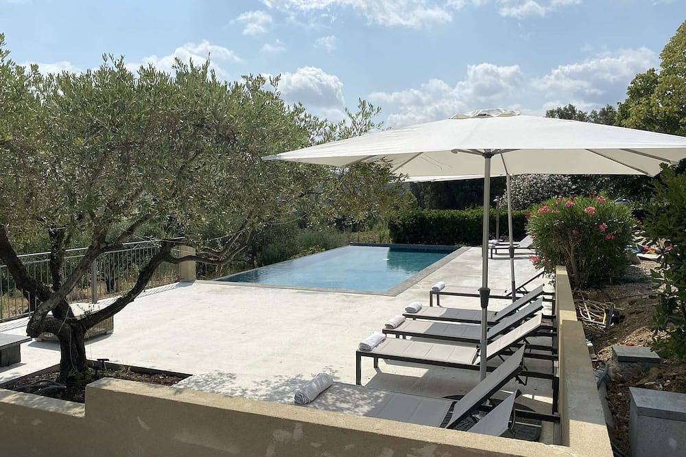 Provençal charm and serenity in the Saint-Tropez countryside in La Môle, Draguignan region