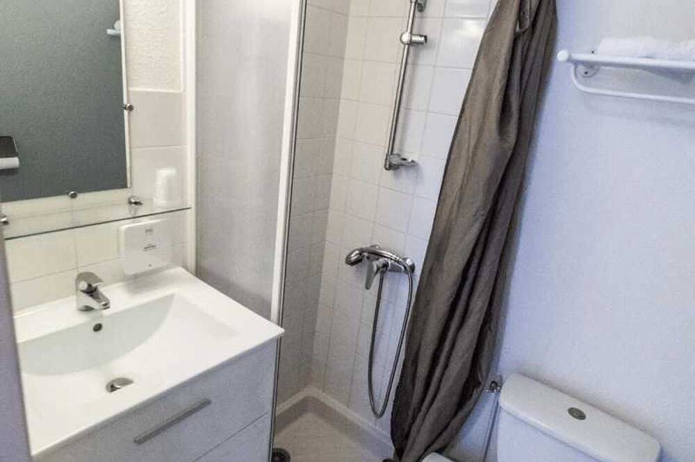 Entire apartment, Appartement 2 étoiles - ccbbdgf in Les Epesses, Loire Valley