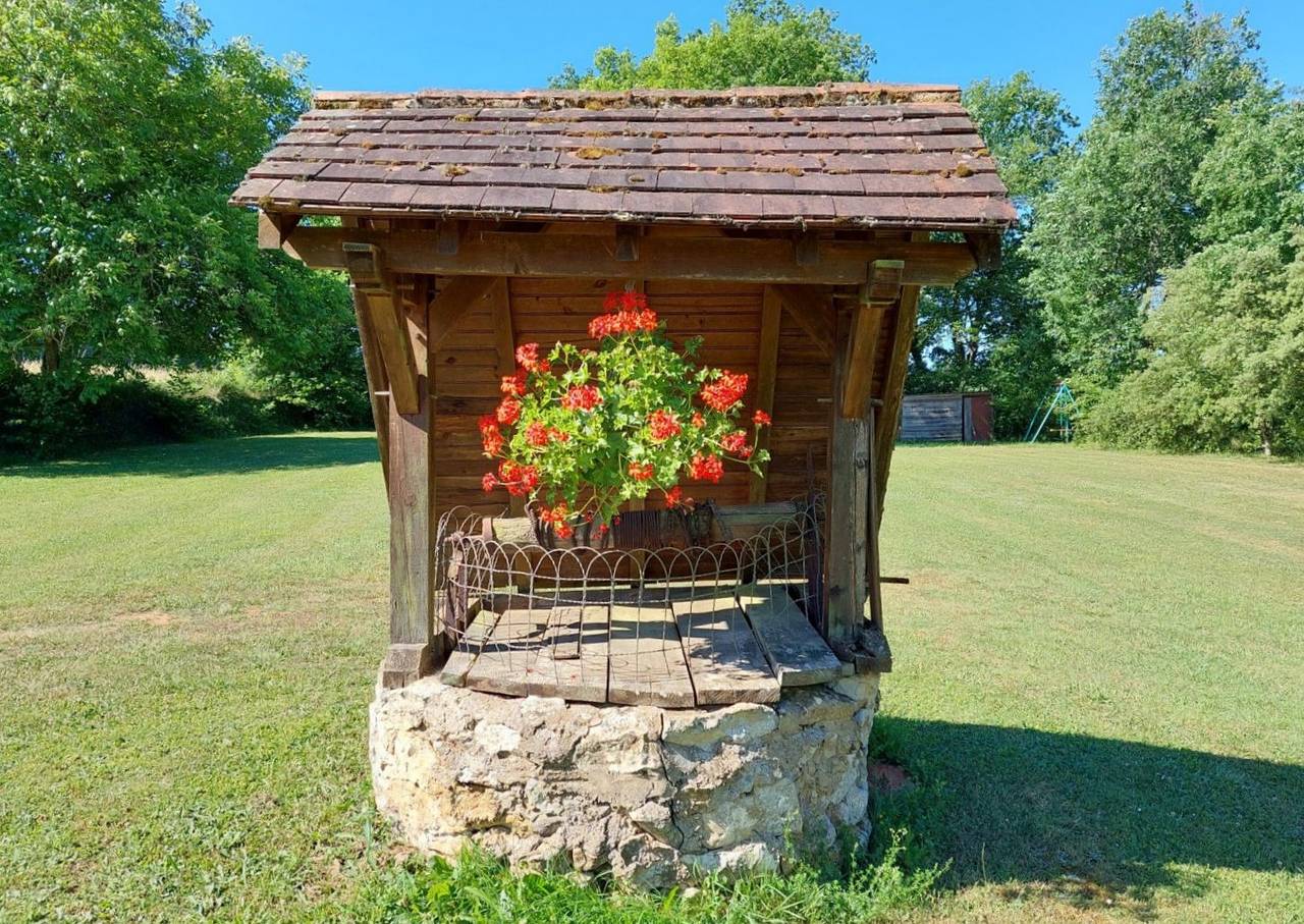 Maison des Hortensias, à 500 m des bords de rivière in Alles-sur-Dordogne, Périgord Pourpre
