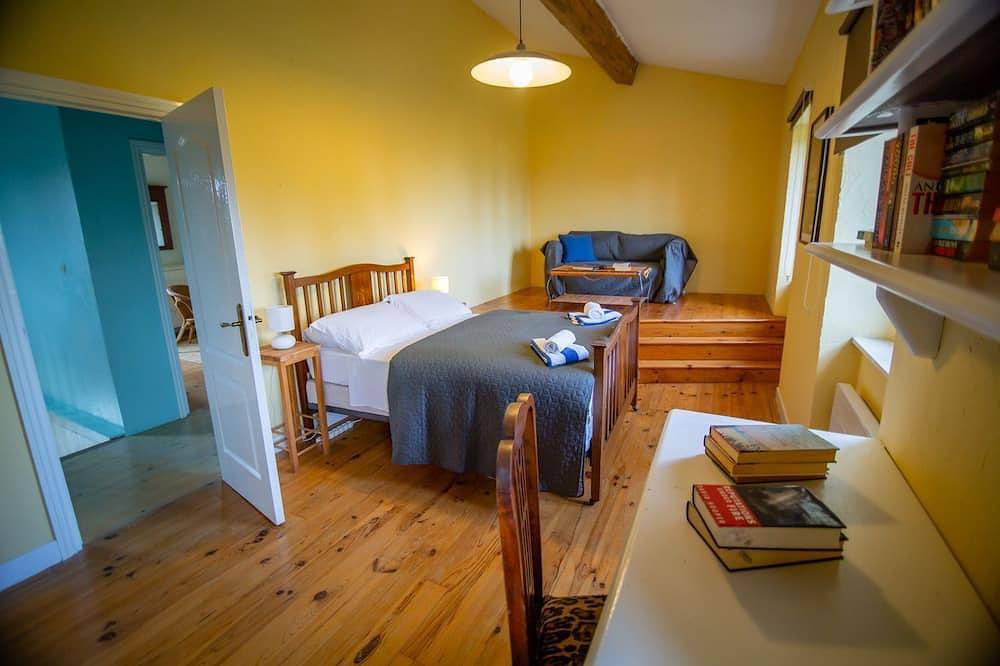 Domaine Des Pavots - Five Bedroom Villa, Sleeps 10 in Montréal (Aude), Carcassonne region