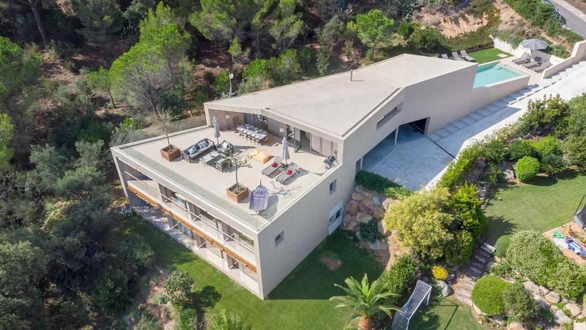 Vakantiehuis voor 16 personen, with Balkon and Terras as well as Tuin and Zwembad in Santa Cristina d'Aro