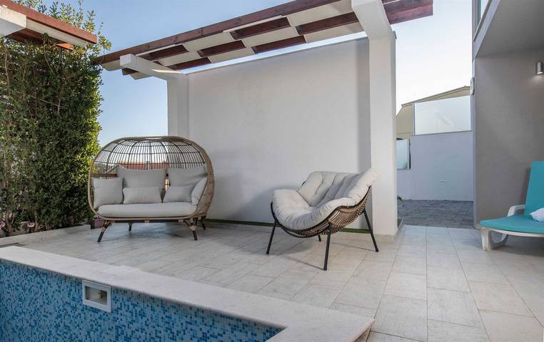 Location de vacances pour 15 personnes, avec terrasse et piscine à Rogoznica - 4