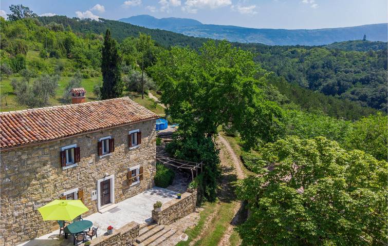 Gemütliche 2-Zimmer-Wohnung mit Terrasse, Pool, WLAN und Klimaanlage in Kršan, Ostküste Istrien