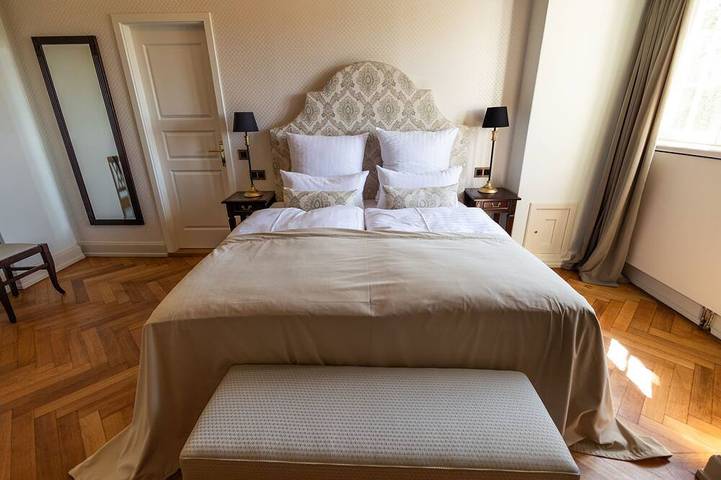 Schloss für 2 Personen, mit Pool und Sauna sowie Garten