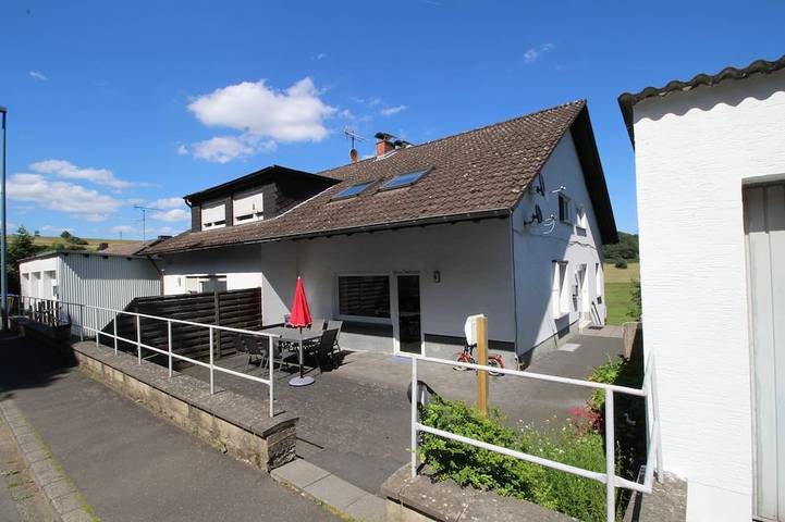 Ferienwohnung für 7 Personen, mit Terrasse und Garten sowie Sauna