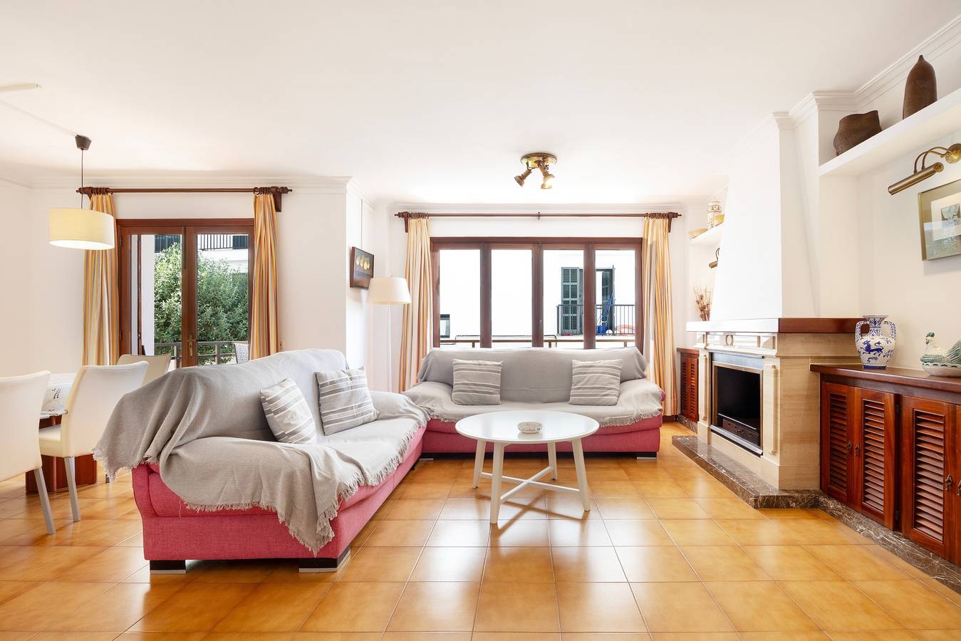 Apartamento entero, Apartamento Vives Ref 9002 con vistas al mar, Wi-Fi y aire acondicionado in Cala Bona, Son Servera
