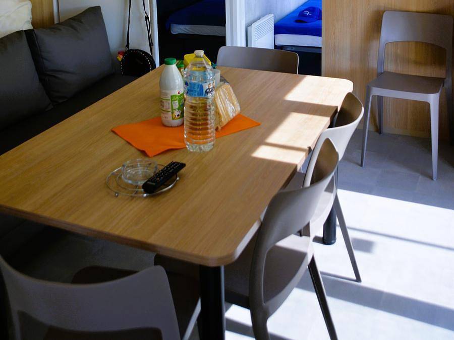 Camping Les Bords de Loue - Mobilheim 8 personen - Residenz Family 35m² - 3 Schlafzimmer 6/8 pers. in Parcey, Jura