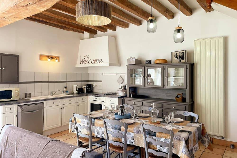 Cozy Cottage with Garden and Parking Near Blois in Saint-Claude-de-Diray, Blois region