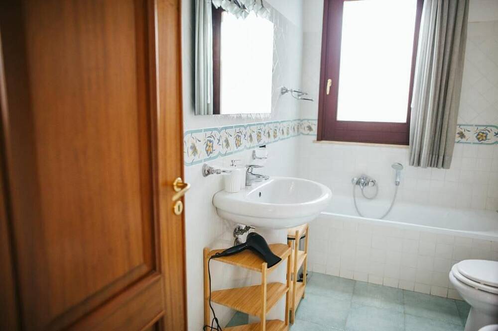 Room with private bathroom and patio in Mazzaforno, Cefalù (Gemeente)