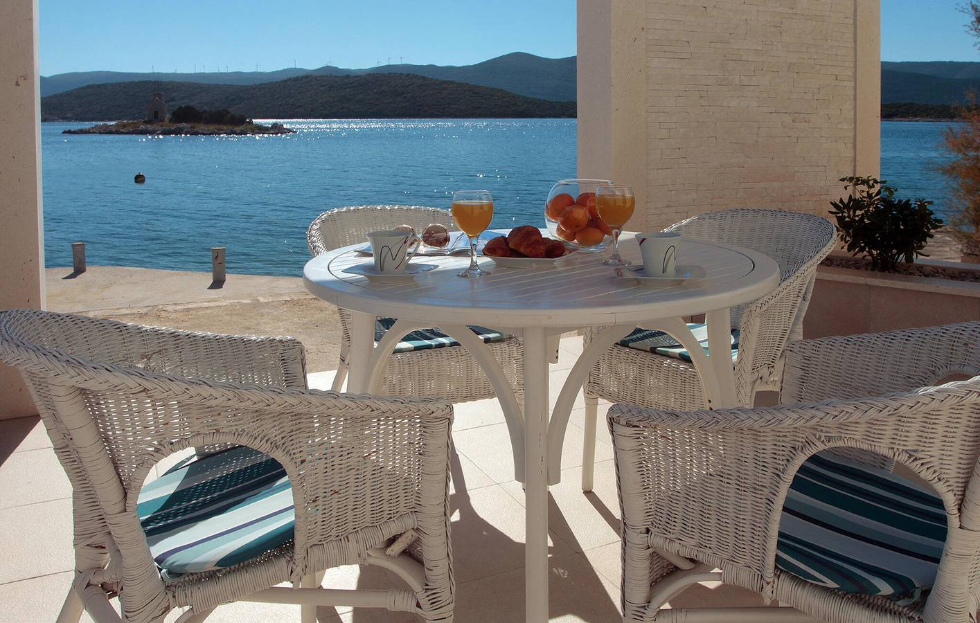 Ganze Ferienwohnung, Apartment mit Meerblick, Terrasse, WLAN und Parkplatz – 1,5 km zum Strand in Klek, Dubrovnik-Neretva