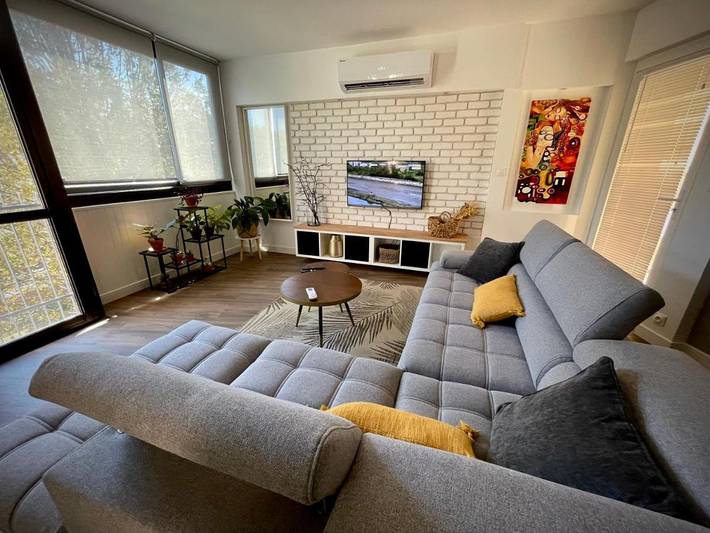 Appartement de vacances pour 4 personnes, avec Balcon et Jacuzzi ainsi que Terrasse et Vue à Perpignan