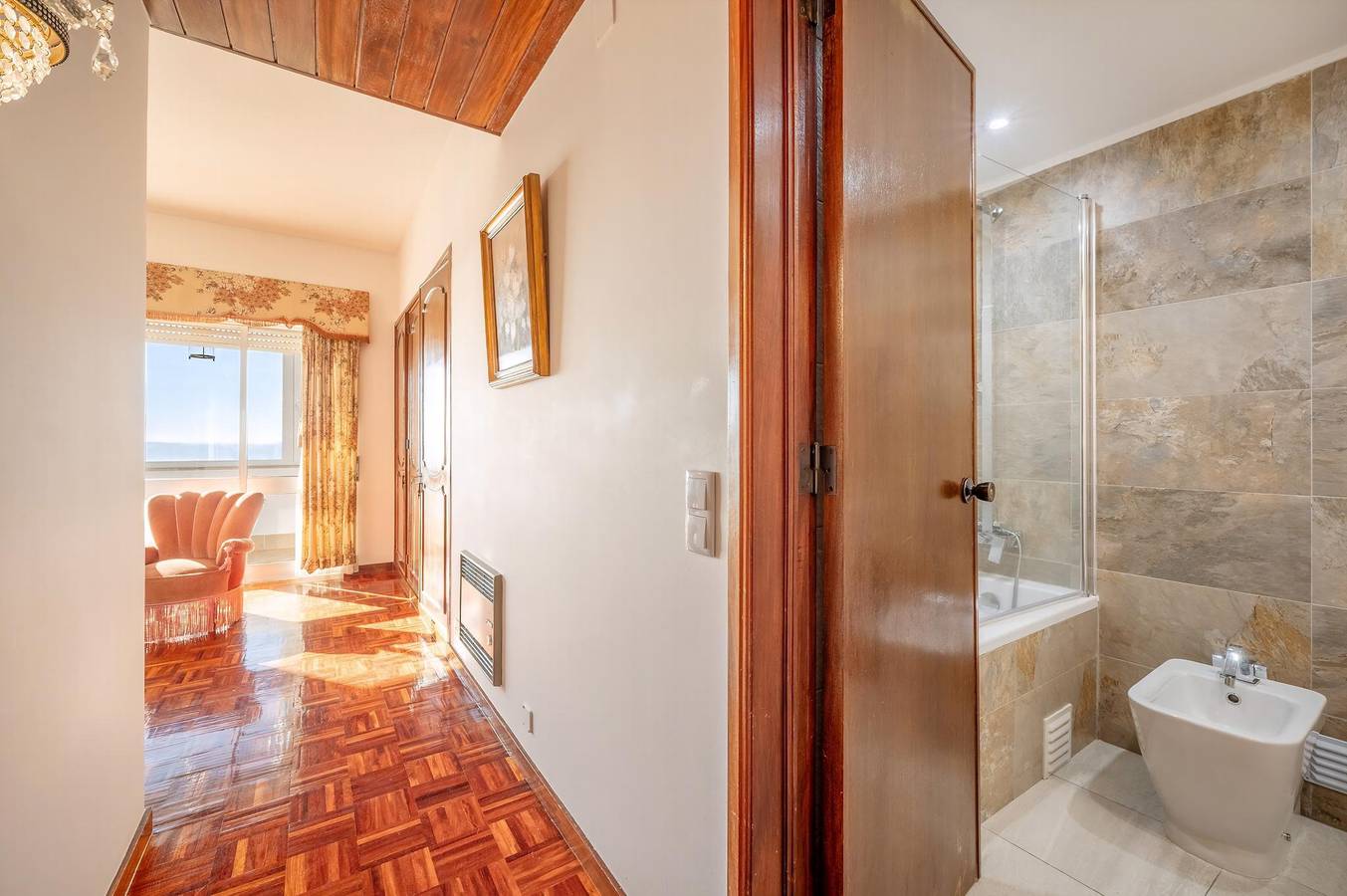 Ganze Wohnung, Ferienwohnung für 6 Personen mit Balkon in Lissabon, Costa de Lisboa