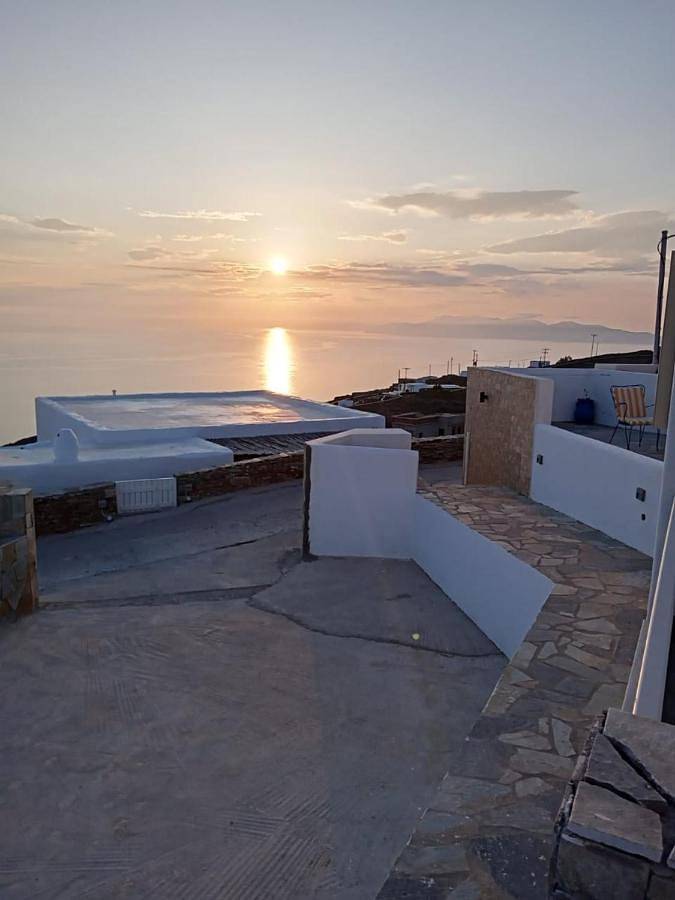 Anerada sunset in Áno Meriá, Folégandros